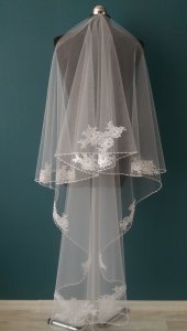 Фата с кружевными элементами