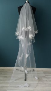 Фата с кружевными элементами